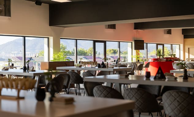 Pitlane Lounge